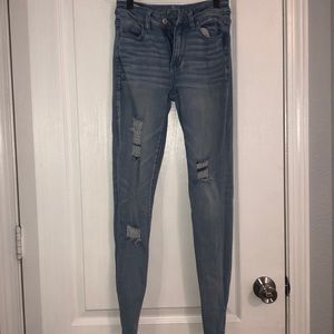 light colored american eagle jeans